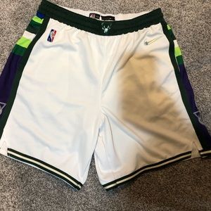 Milwaukee Bucks 2021-22 City Edition Nike Shorts 3XL